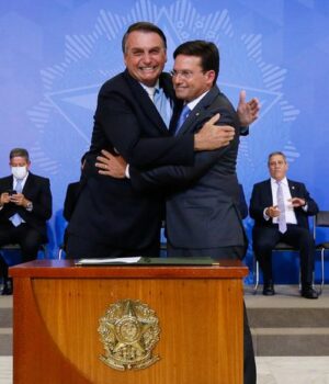 Artigo: Veja: convocação de João Roma pode jogar bolsonarismo no escândalo do Banco Master