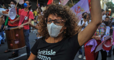 Artigo: “Antes tarde do que mais tarde”, comemora Maria Marighella retorno do Domingo é Meia