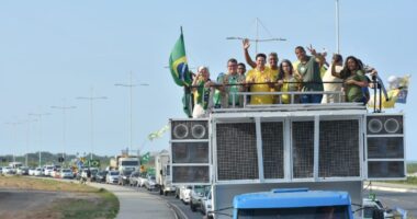 Artigo: Em carreata no sul baiano, Roma diz que verdadeira pesquisa é a das ruas