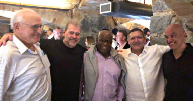 Artigo: Algoz do bolsonarismo, Alexandre de Moraes curte festa com aliados do presidente