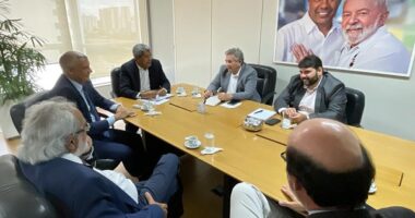 Artigo: Jerônimo Rodrigues se reúne com integrantes do TCE