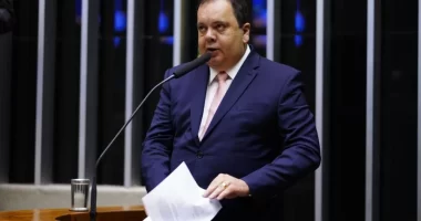 Artigo: Estadão: Elmar defende e diz que impeachment de Lula é “factoide”