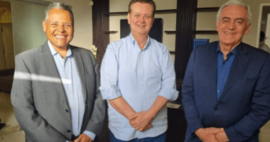 Artigo: Otto diz que pode abrir mão de candidatura para Antônio Brito na Câmara