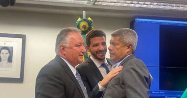 Artigo: Correio: Negromonte e Leão se juntam contra Carletto pelo comando do PP