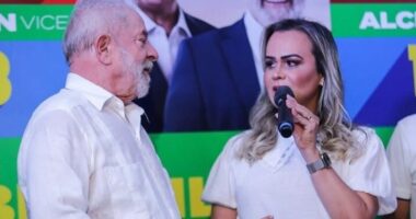 Artigo: Lula aguarda pedido de demissão de ministra, diz coluna