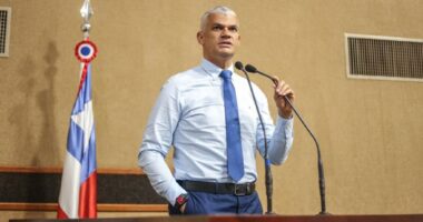 Artigo: Vice-prefeito eleito aguarda votação de PEC para definir futuro em Feira de Santana