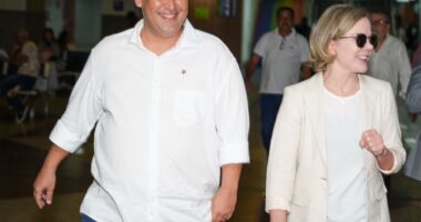 Artigo: Presidente comemora chegada de Gleisi Hoffmann à Bahia