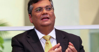 Artigo: Próximo de anuncio, Dino aparece como favorito ao STF, diz coluna