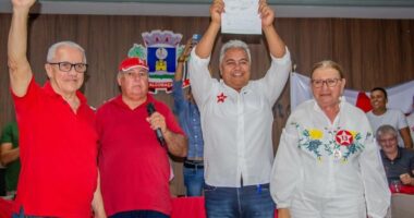 Artigo: Prefeito ligado a Marcinho, aliado de Elmar, se filia ao PT