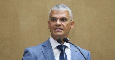 Artigo: Deputado cita renovação em candidatura à prefeitura