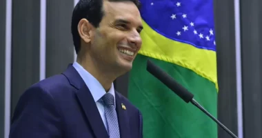 Artigo: Prates projeta desempenho do PDT em 2024 e manda recado para vereador