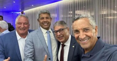 Artigo: Aliado de ACM Neto surpreende e aparece em foto com Jerônimo; entenda