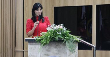 Artigo: Prefeita bolsonarista deixa o PL e troca de partido em cidade baiana