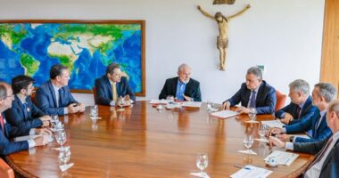 Artigo: Rui Costa detalha reunião convocada por Lula com ministros