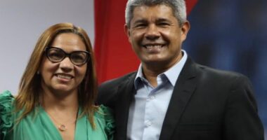 Artigo: Visando Feira em 2028, Roberta Santana pode assumir a Casa Civil do Estado
