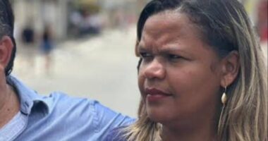 Artigo: Reviravolta: insatisfeita, Regiane da Saúde procura Raimundinho da JR.