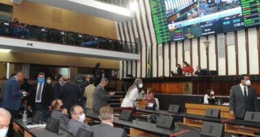 Artigo: Vereadores derrotados em 2024 ganham cargos na Alba