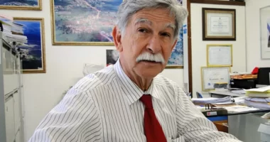 Artigo: Vereador baiano vai pra cima de prefeito após ter mandato cassado