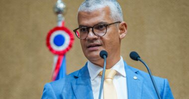 Artigo: Metrópole: Pablo Roberto bate o martelo e diz que ficará com mandato de deputado