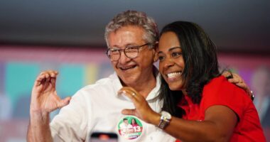 Artigo: Caetano inicia campanha com intensa agenda em Camaçari