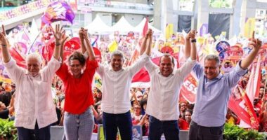 Artigo: Rui Costa aparece de surpresa durante convenção de Geraldo Jr. em Salvador