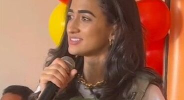 Artigo: Candidata usa colete durante convenção em cidade baiana; partido explica