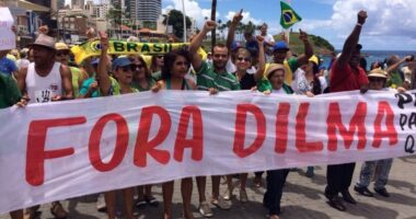 Artigo: Candidato do PT em Lauro de Freitas já foi “Fora Dilma”
