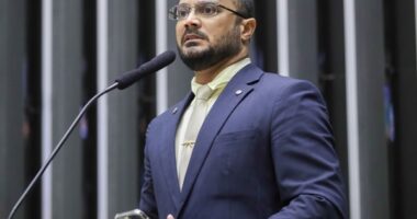 Artigo: Capitão Alden nega diz que não votou contra taxação dos super-ricos