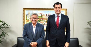 Artigo: Caetano pede ajuda ao MP-Bahia para manter serviços essenciais funcionando em Camaçari