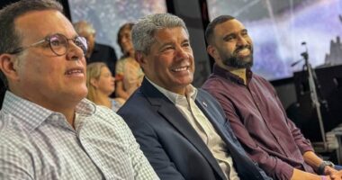 Artigo: Aliado de Bruno Reis aparece ao lado de Jerônimo em evento religioso