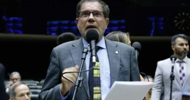 Artigo: José Rocha indica candidatura ao Senado em 2026