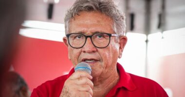 Artigo: Caetano anuncia ações para erradicar analfabetismo infantil em Camaçari até os 7 anos