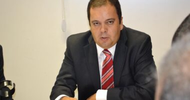 Artigo: Elmar se irrita com repórter após denúncia: “Vai tomar no c*, pô”