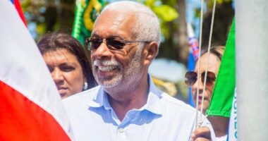 Artigo: Prefeitura acolhe família de aluna vítima de intolerância e anuncia ações nas escolas