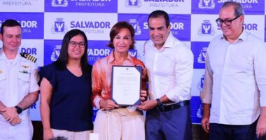 Artigo: Andrea Mendonça pede demissão da Prefeitura de Salvador; PDT fecha com Jerônimo