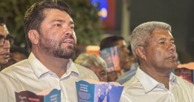 Artigo: Após processo de expulsão do União Brasil, deputado vai a evento com Jerônimo