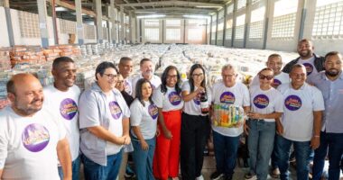 Artigo: Caetano acompanha de perto montagem das Cestas de Páscoa para mais de 60 mil famílias de Camaçari