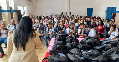 Artigo: Prefeitura de São Francisco do Conde, através da SEDUC, inicia cronograma de entrega de Kits Escolares a cerca de 6 mil estudantes da Rede Municipal de Ensino