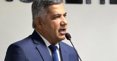 Artigo: Servidores reclamam de falta de pagamento pela prefeitura de Riachão do Jacuípe