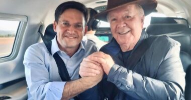 Artigo: Foto ao lado de Leão reforça reaproximação de João Roma com ACM Neto para 2026