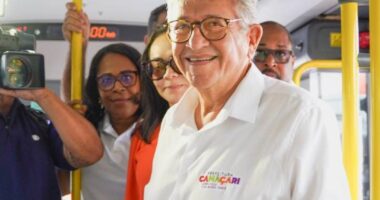 Artigo: Caetano faz história ao entregar frota de ônibus com ar-condicionado e Wi-fi em Camaçari