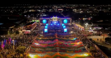 Artigo: Arraiá de LEM reúne 64 mil pessoas em sua terceira noite com shows de Theuzinho e Zé Neto & Cristiano