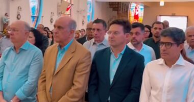 Artigo: Desejado, Zé Ronaldo reúne Neto, Roma e até ex-governador em missa de aniversário