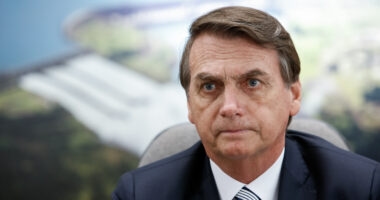Artigo: PGR envia pedido para que PF aumente vigilância na casa de Jair Bolsonaro