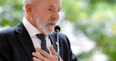 Artigo: Lula reage a voto de ministro a favor de Bolsonaro em julgamento no STF