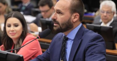 Artigo: Pesquisa aponta derrota de Eduardo Bolsonaro contra Haddad para o Senado