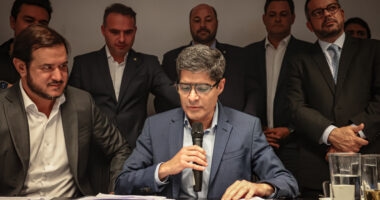 Artigo: Preparando saída, ala do União Brasil diz que Rueda obedece ordens de ACM Neto