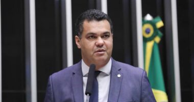 Artigo: Alvo da Polícia Federal, deputado baiano Dal votou a favor da PEC da Blindagem