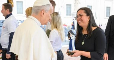 Artigo: Após diárias de R$ 25 mil, Ana Paula Matos vai ao Vaticano e só posta foto após voltar