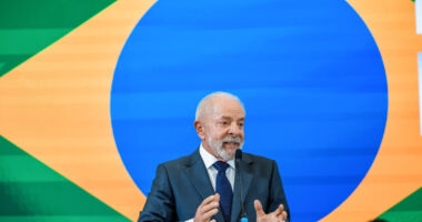 Artigo: Presidente Lula faz discurso e pede o fim da escala 6×1; “não é justo”